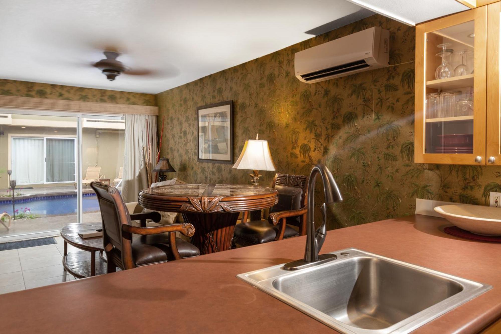Lotus Suite, 1 Bedroom, Sleeps 4, Pool & Bbq, Pre-Renovation Summer Sale Kihei Exterior photo